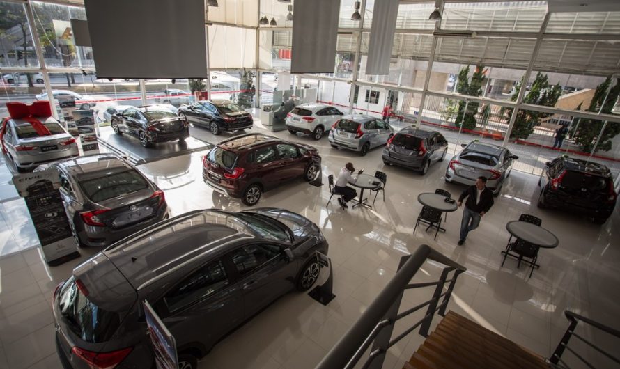 Venda de veículo sobe 5% em agosto ante julho, mas queda anual é de 24,5%, diz Fenabrave