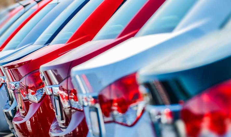 Com mais de 100 mil emplacamentos, média diária cresce 5% em novembro